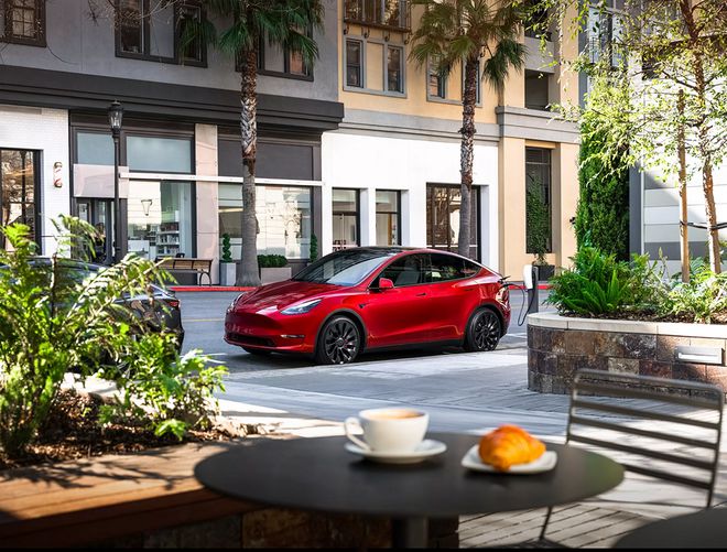 modely对比燃油车_电动汽车modely_新款Model Y的电动驾驶与传统驾驶的对比
