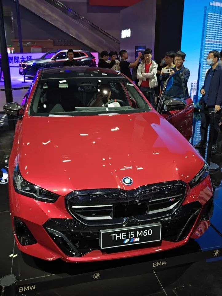 凯迪拉克与其他豪华车品牌的比较_凯迪拉克最豪华的suv_凯迪拉克豪华品牌吗